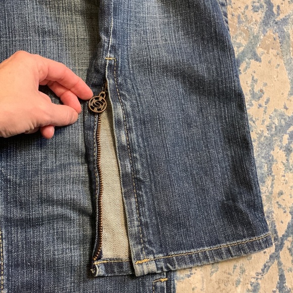 Bebe Kayla Slim Zip Embellished Jean Capri / Cropped Jean - Picture 8 of 11